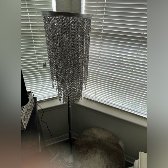 Beautiful RH floor lamp - Picture 2 of 2